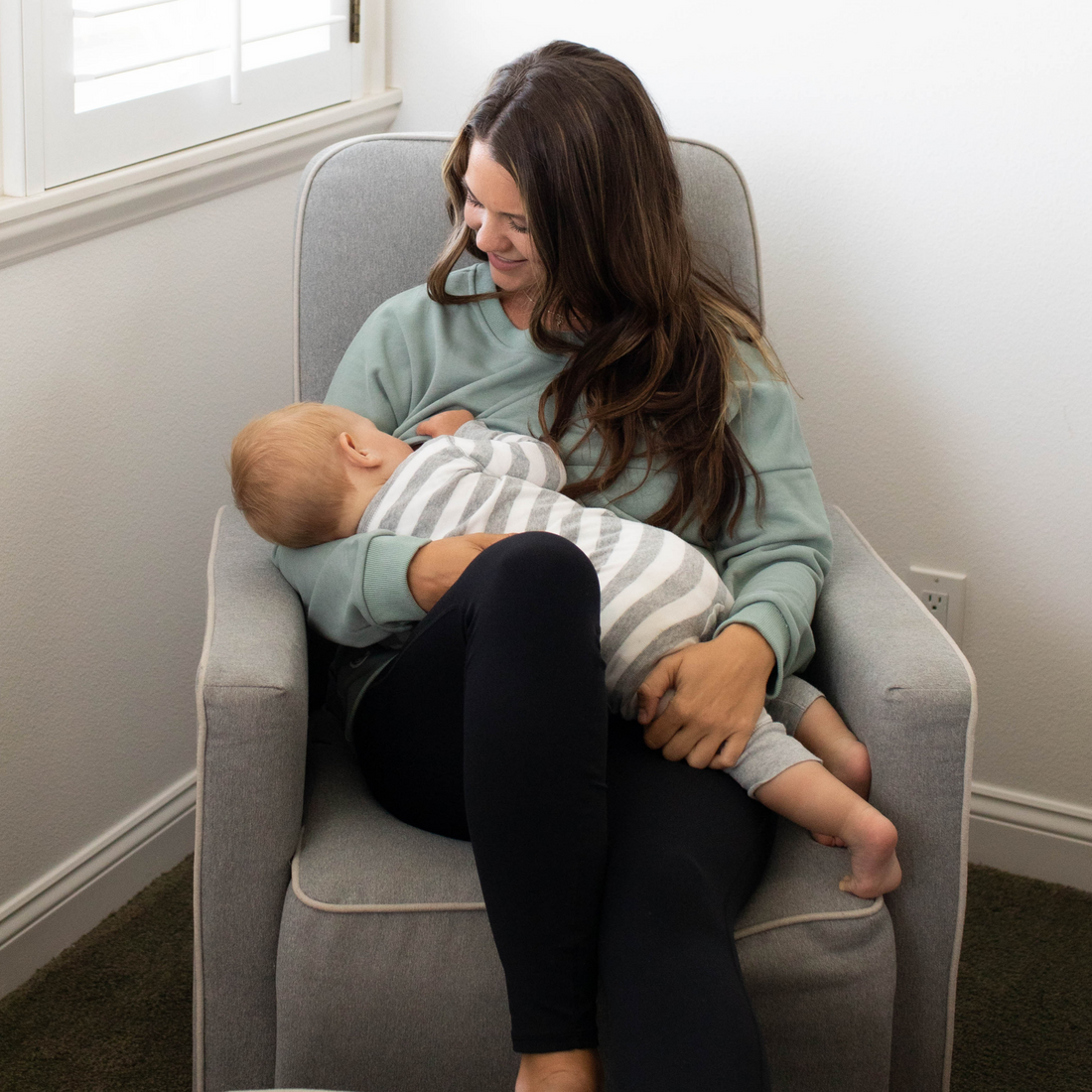 ZippyMama Breastfeeding Sweatshirt